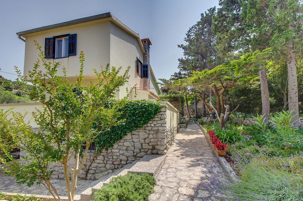 Holiday Home Villa Esperanca Veli Lošinj Buitenkant foto